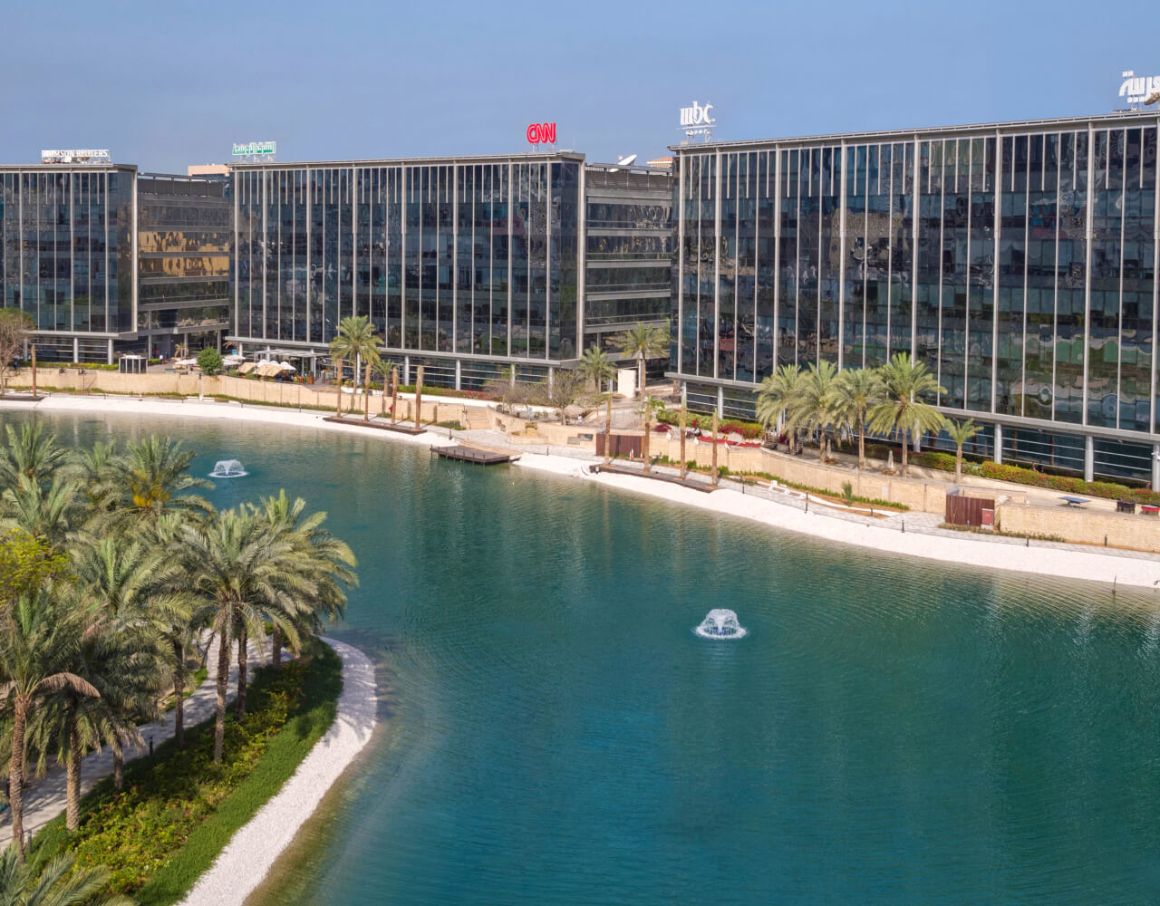 Connect_ContactUs_Hero_1280x1000_Desktop