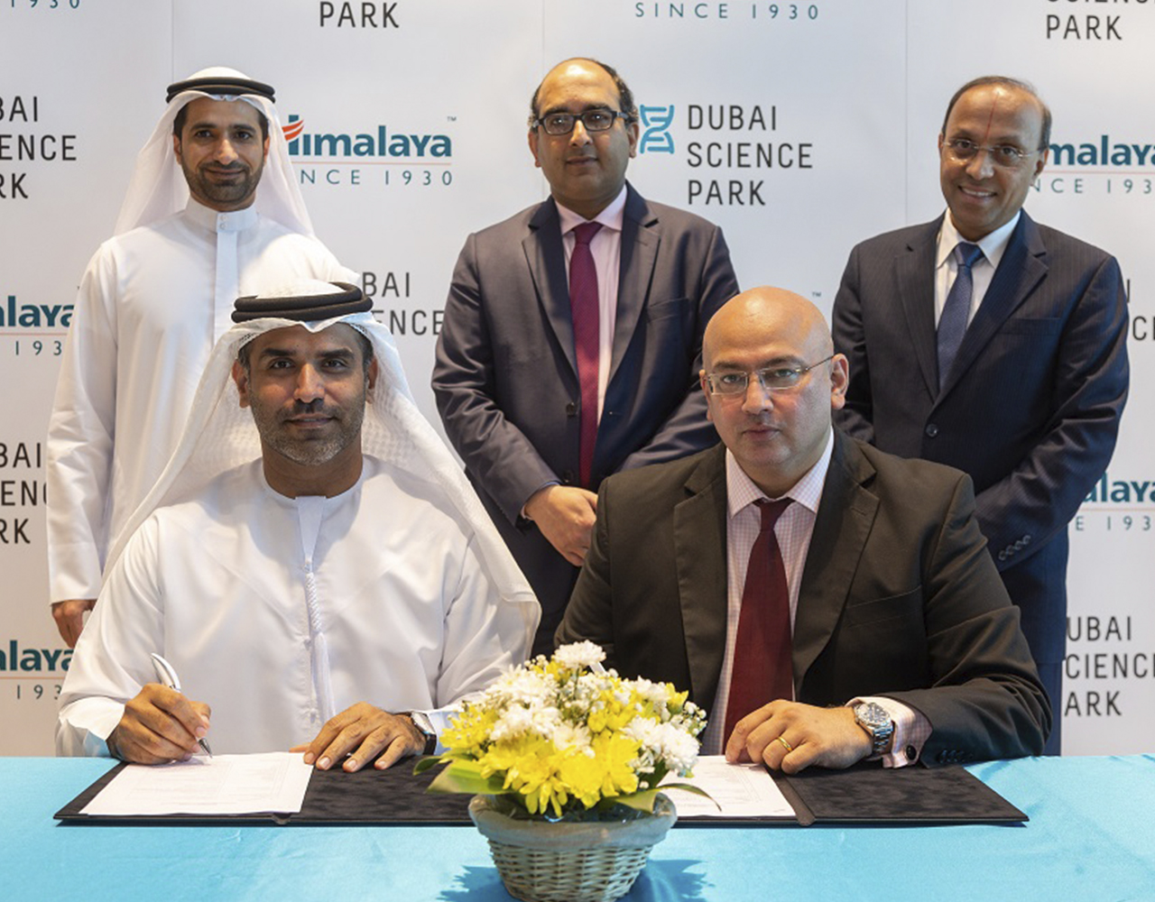 MediaCenter_PR_HimalayaSigning_1280x1000_08